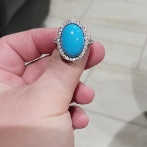 Elegant Silver and Turquoise Oval Ring